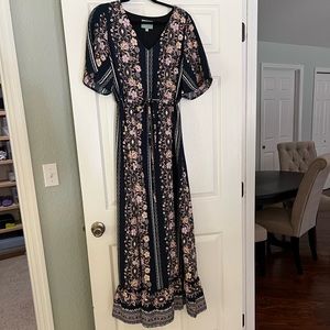 Skies Are Blue Floral Maxi Dress/ Size: S
